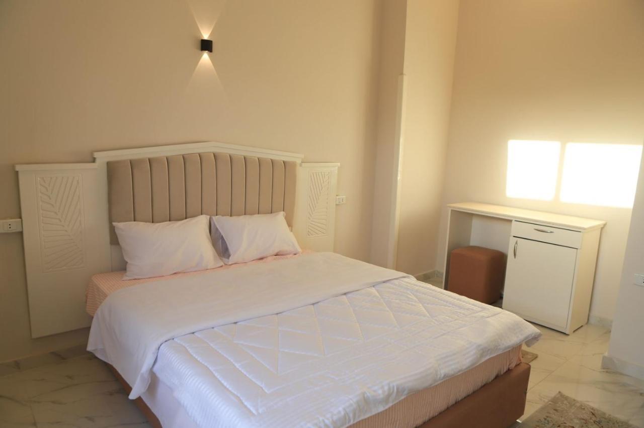 Royal Nile Villa - Pool View Apartment 1 Луксор Екстериор снимка