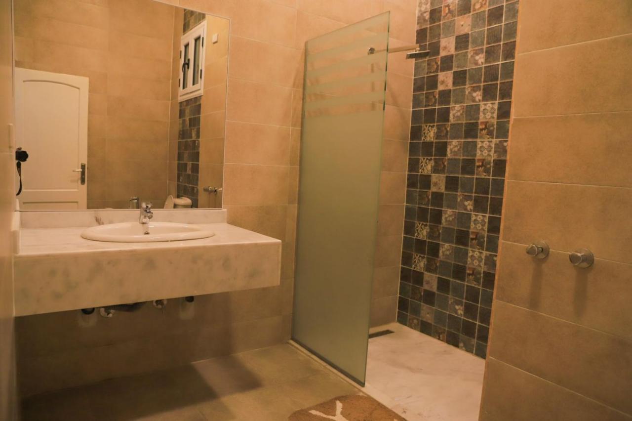 Royal Nile Villa - Pool View Apartment 1 Луксор Екстериор снимка