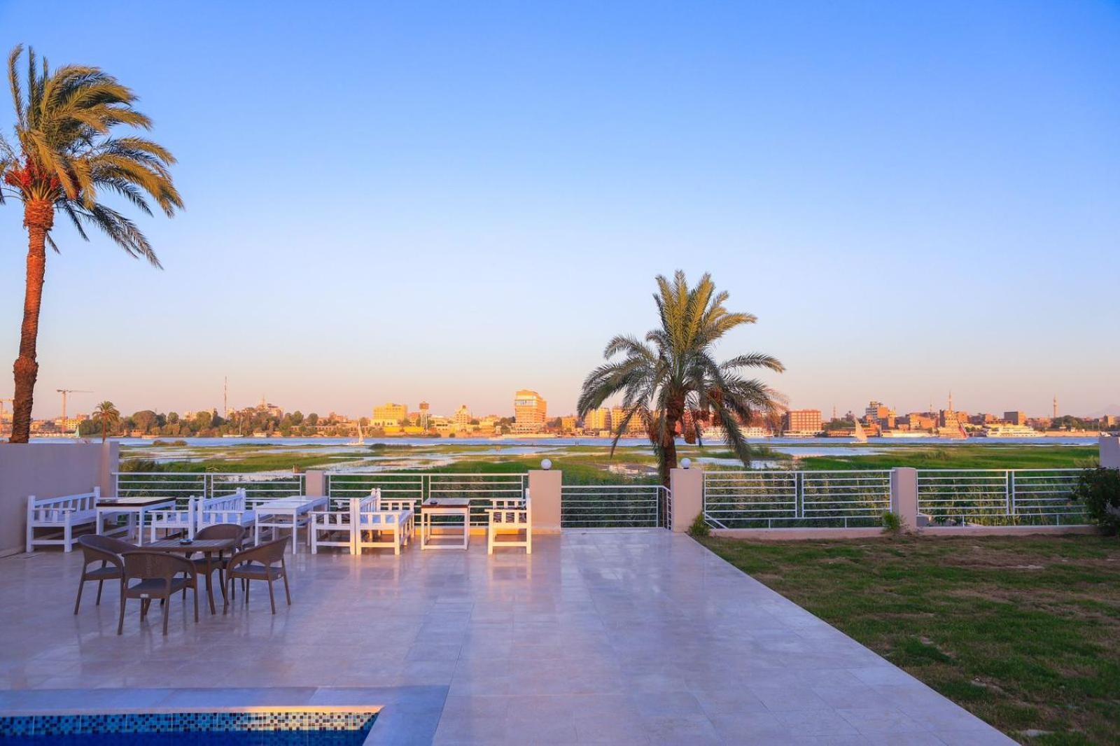 Royal Nile Villa - Pool View Apartment 1 Луксор Екстериор снимка